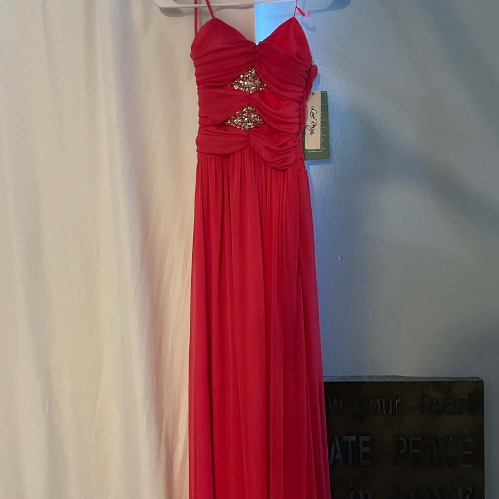 ⭐️NEVER WORN BEFORE⭐️Love Reign Prom Dress
